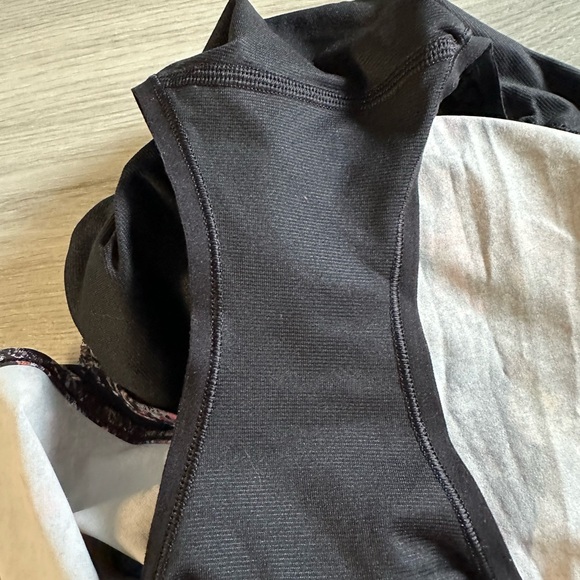 Lululemon Hotty Hot Shorts 2.5” - Picture 3 of 4